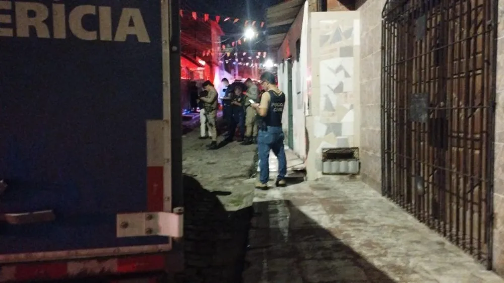 Homem é morto a tiros na cabeça no bairro Mangabeira, em Feira de Santana