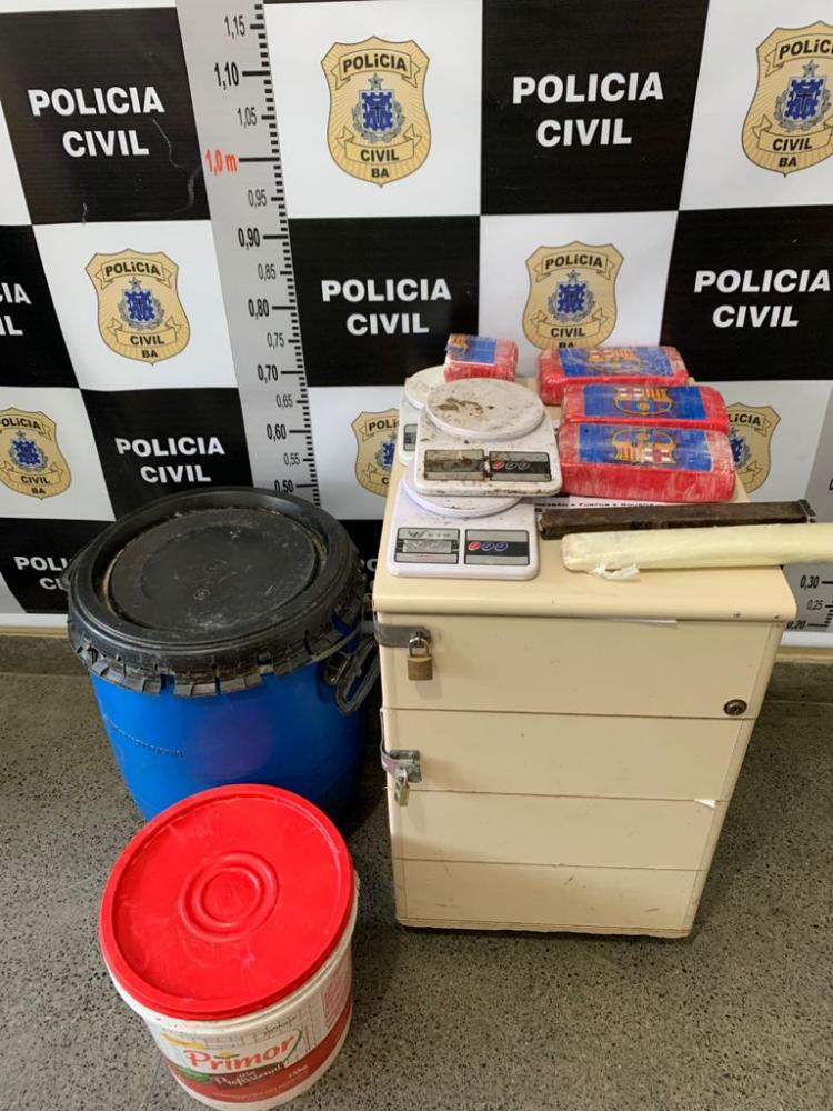 Quatro kg de pasta base de cocaína encontrados no bairro Queimadinha