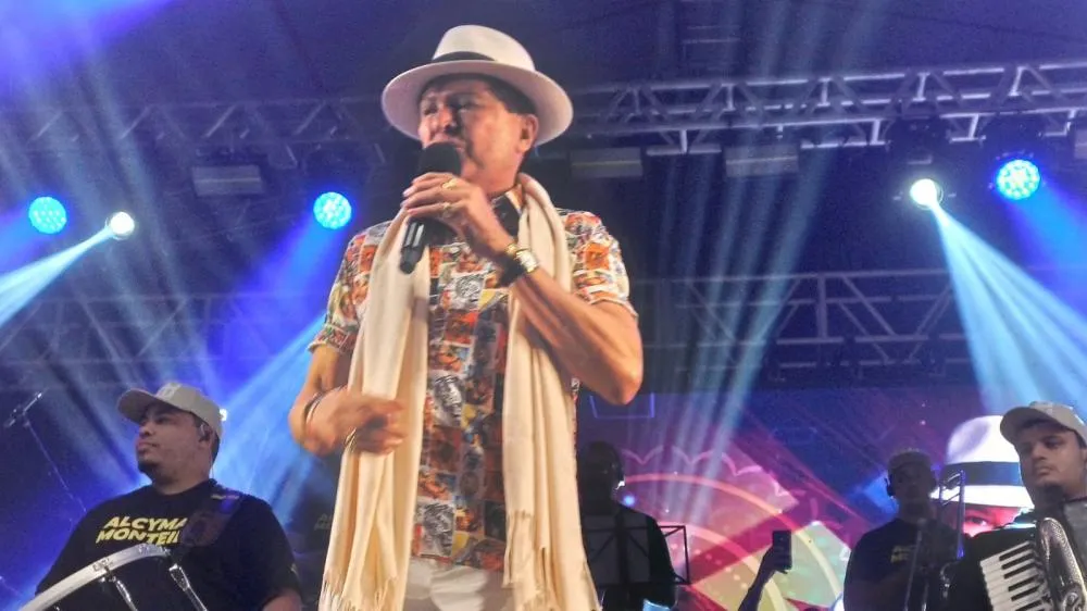 Alcymar Monteiro celebra o verdadeiro forró em show especial no São João de Araci