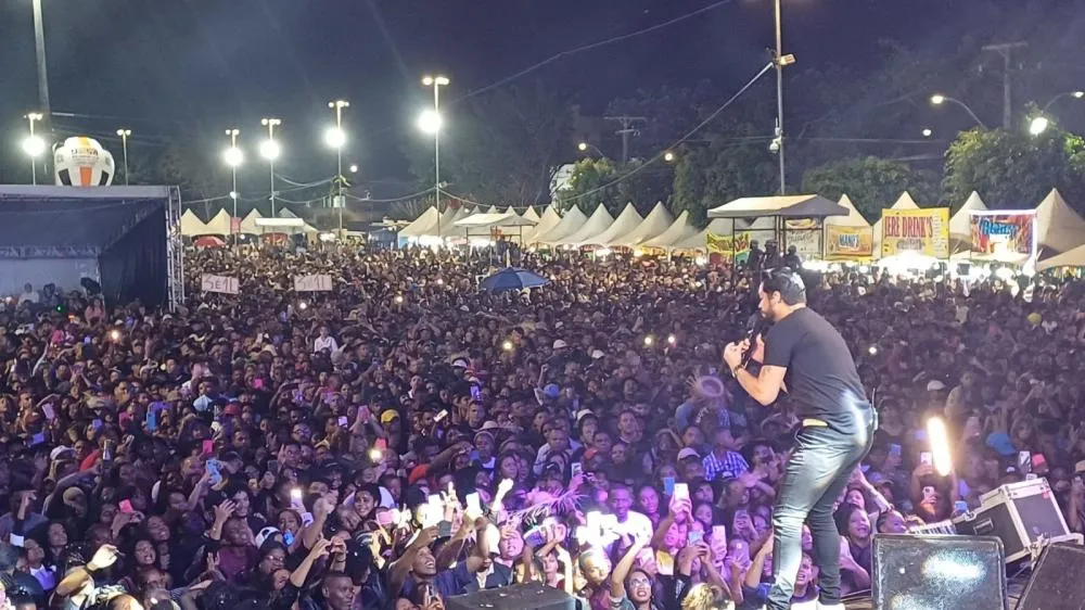Devinho Novaes anima São João em São José e celebra carinho do público baiano