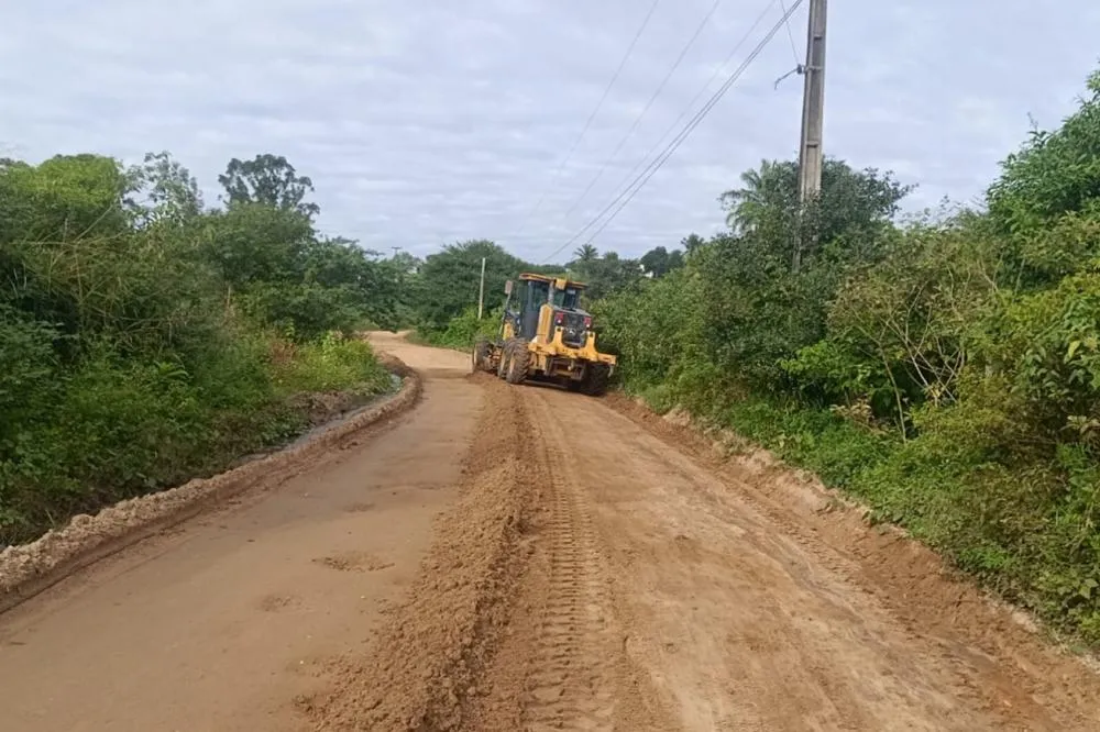 Prefeitura de Feira retoma patrolamento de estradas nos distritos durante festejos juninos