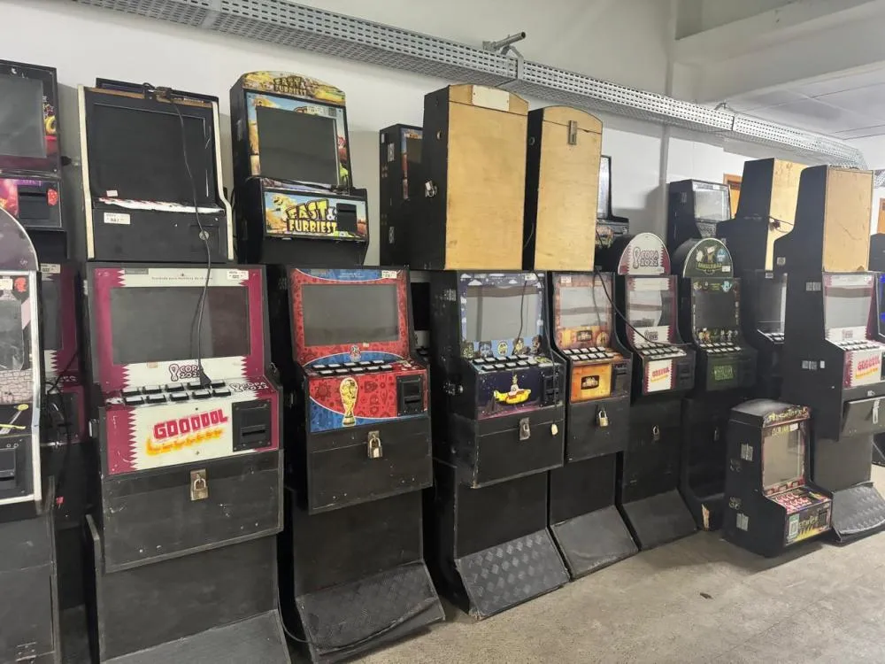 Operação da polícia apreendeu 57 máquinas caça-níqueis em estabelecimentos próximos à Rodoviária 