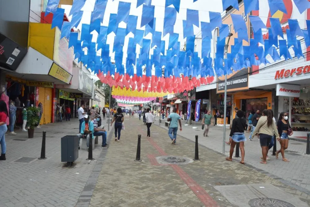 Comércio de Feira de Santana funciona normalmente no feriado de 2 de Julho após troca por sábado da Micareta