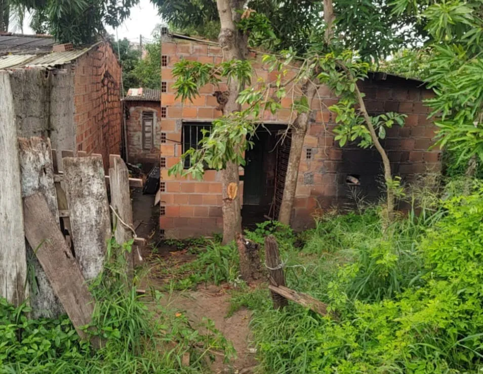 Corpo decapitado é encontrado dentro de casa no bairro Gabriela, em Feira de Santana