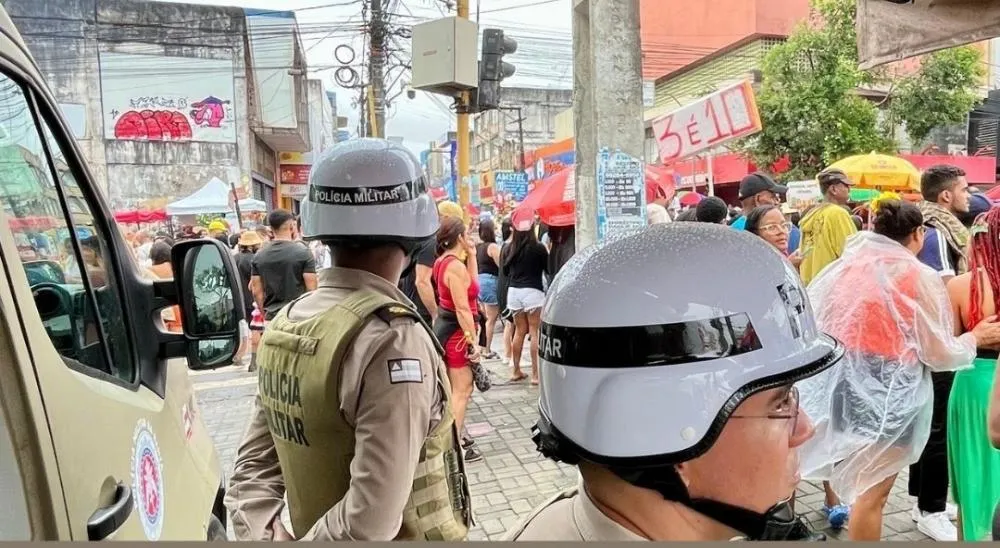 Motorista embriagado avança contra multidão durante Bando Anunciador e é detido pela PM