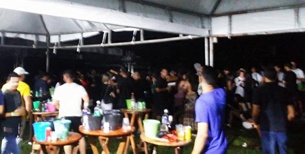 Após desrespeito de promotores de eventos, Prefeitura suspende realização de shows: Bares continuamm