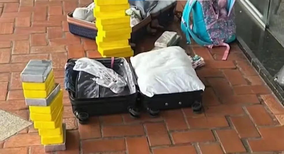 Três mulheres são presas com 30 kg de cocaína em ônibus interestadual na Bahia