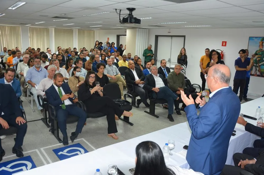 Feira de Santana pode solucionar problema de lixões em municípios da região