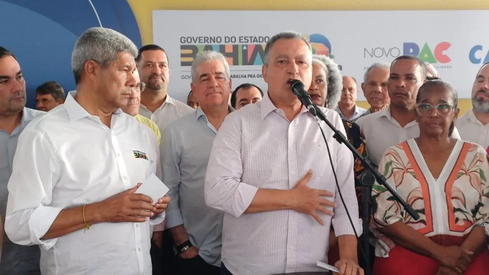 Rui Costa anuncia policlínica municipal em Feira de Santana e reforça apelo por alfabetização infantil