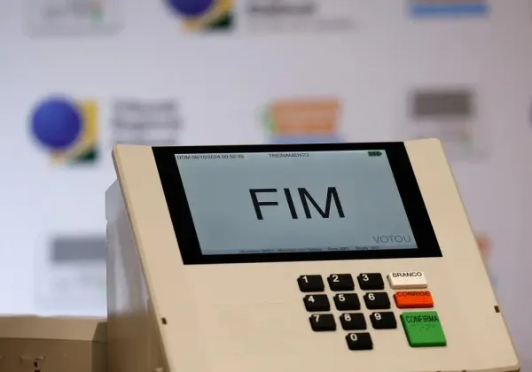 Metade dos brasileiros rejeita reeleição para cargos do Executivo, aponta pesquisa Quaest