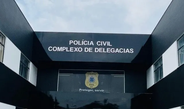 Polícia flagra laboratório de drogas durante patrulhamento na BA-503, em Feira de Santana