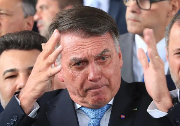 Bolsonaro é condenado por polêmica com adolescentes venezuelanas