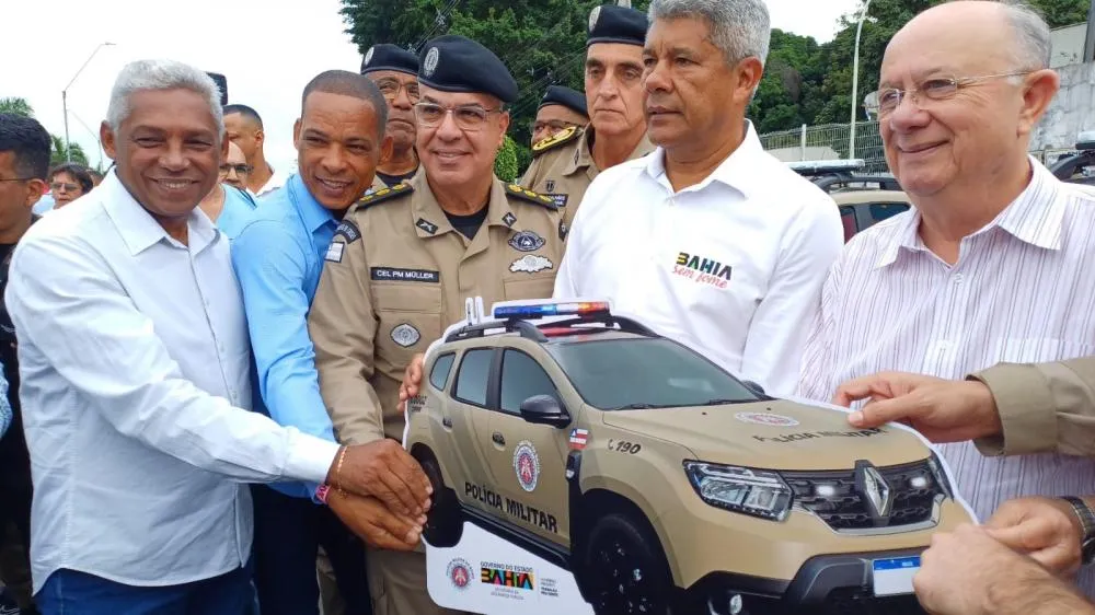 Jerônimo Rodrigues entrega 65 viaturas em Feira de Santana e destaca redução da criminalidade