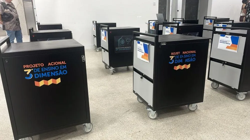 Feira de Santana investe em tecnologia 3D para educação e projeta alcance de 100% das escolas até 2026