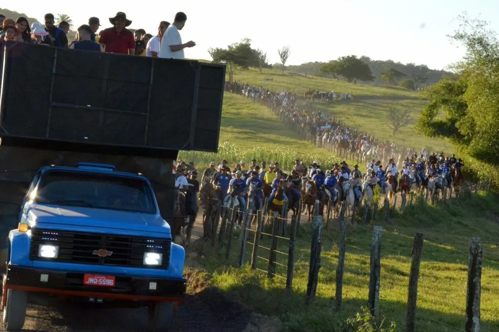 Cavalgada encerra com sucesso a Festa do Vaqueiro no distrito de Ipuaçu