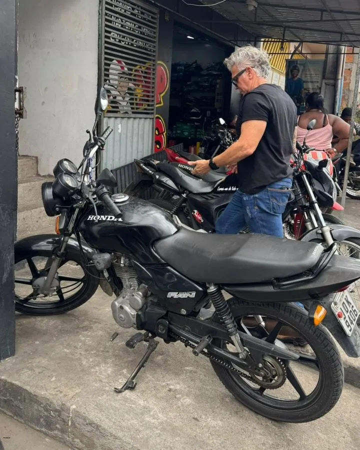 Desmanche de motos é alvo de operação policial e proprietário é preso com armas de fogo em Feira de Santana
