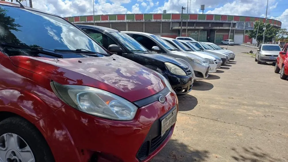 Polícia Civil realiza operação em feira de veículos usados no bairro Sobradinho