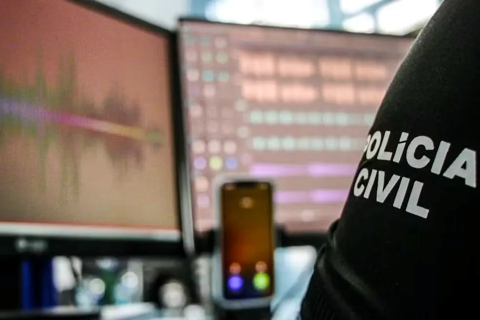 Homem é preso suspeito de se passar por vidente para cometer crimes