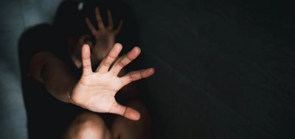 Brasil registra quatro feminicídios e 187 estupros de mulheres por dia em 2025