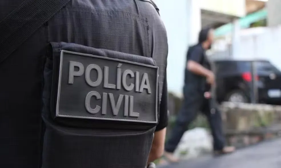 Mulher tenta matar coveiro dentro de cemitério no sul da Bahia