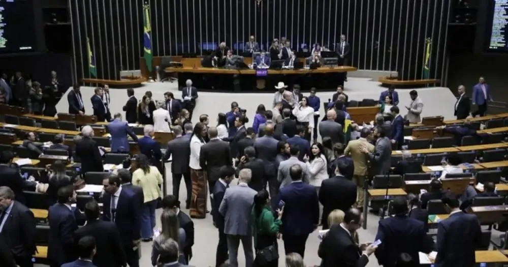 Deputado José Cerqueira Neto, único feirense, vota contra a PEC da Blindagem