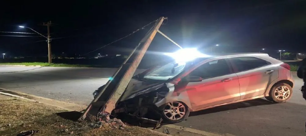 Colisões de veículos em postes de energia aumentam em 2025 e Neoenergia Coelba faz alerta