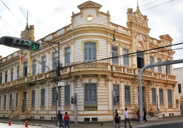 Prefeitura de Feira expõe dados de pessoas com HIV no Diário Oficial