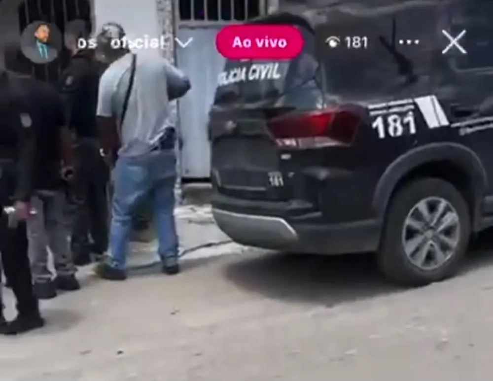 Polícia Civil apreende droga e prende suspeito após troca de tiros no Feira X