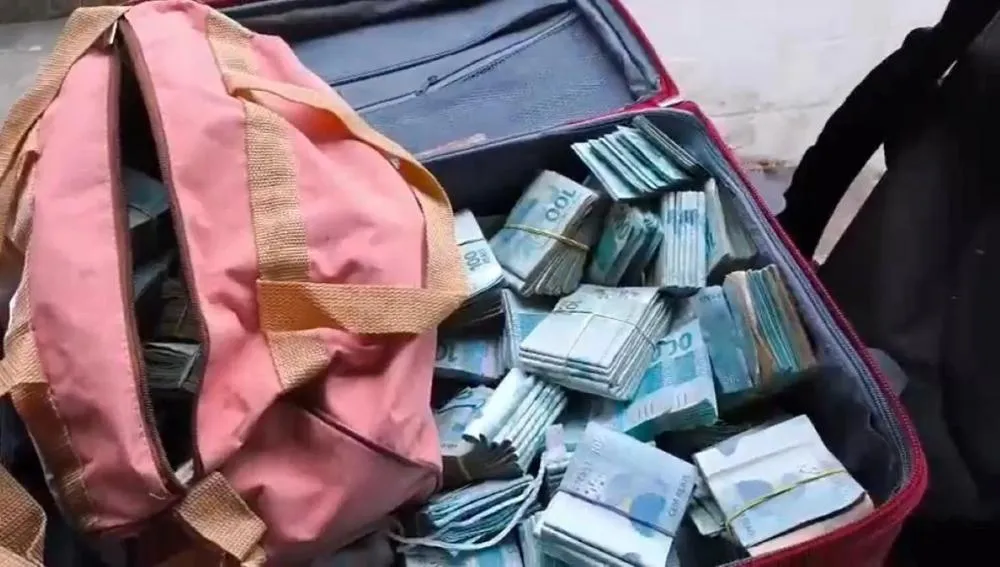 Grupo de agiotas é desarticulado em Jequié; polícia apreende R$ 3 milhões em espécie e arsenal de armas