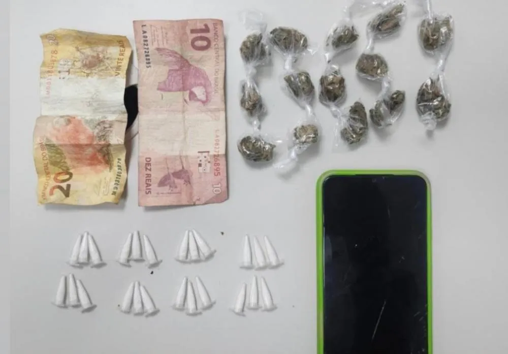 Mulher é presa com drogas no bairro Aviário, em Feira de Santana