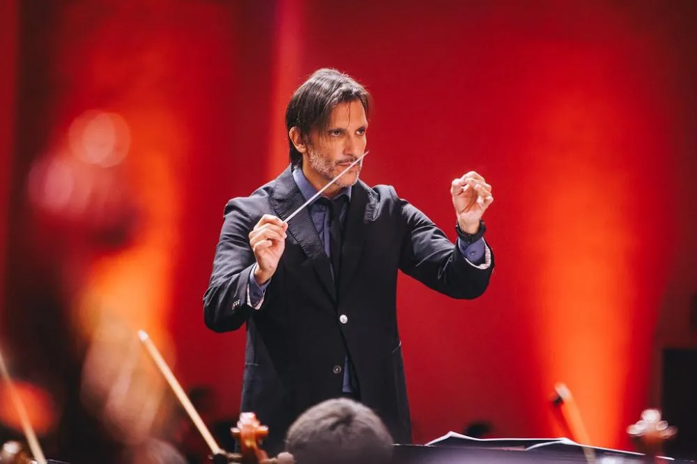 Orquestra Sinfônica da Bahia se apresenta no teatro do Centro de Convenções de Feira de Santana