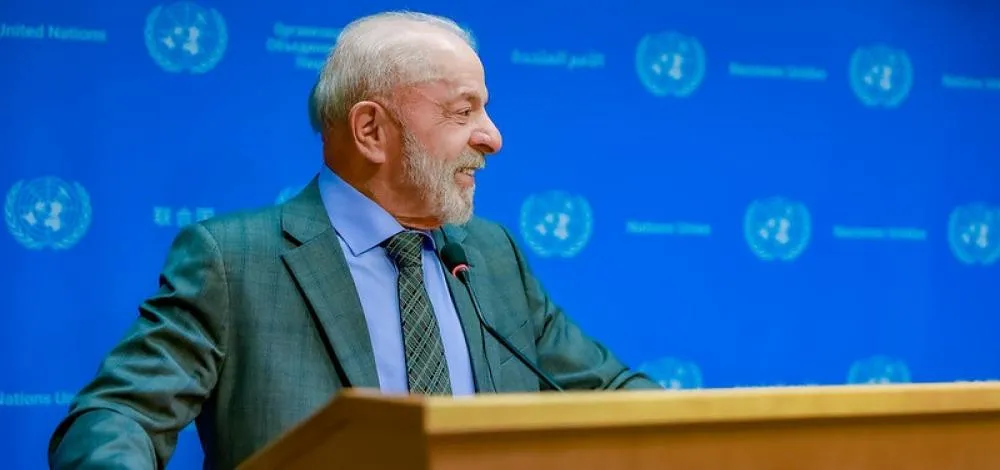 Lula sanciona lei que aumenta prazo para deputado atingir idade mínima