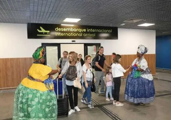 Bahia é a 4ª via aérea por onde turistas estrangeiros mais chegam ao Brasil, diz Embratur