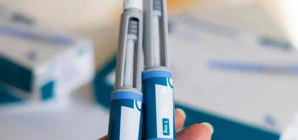 Anvisa alerta sobre falsos anúncios de “canetas emagrecedoras” na internet