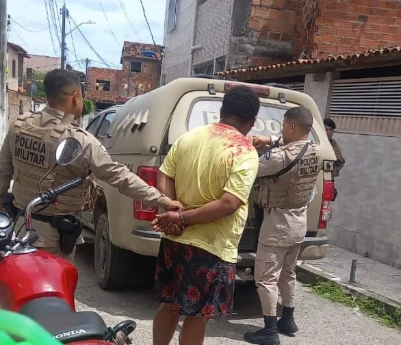 Homem de 47 anos é espancado acusado de estuprar menina de 9 anos