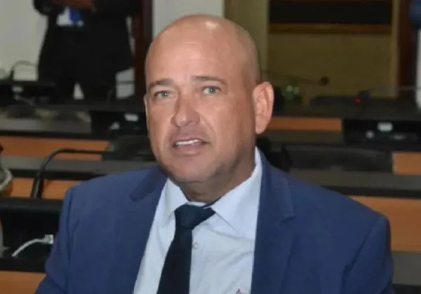 ALBA mantém prisão de Binho Galinha, deputado acusado de liderar milícia