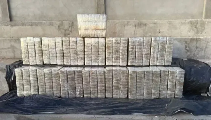 Homem suspeito de transportar cerca de 500 kg de cocaína em carreta morre em confronto com policiais na Bahia