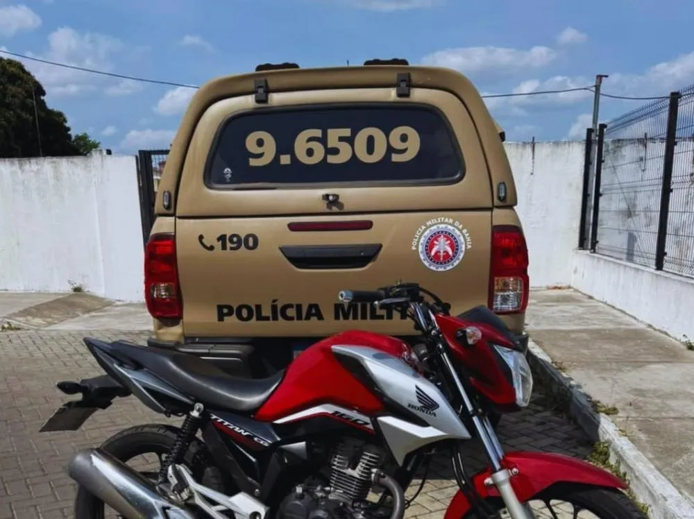 Moto roubada é recuparada no bairro Pedra do Descanso 