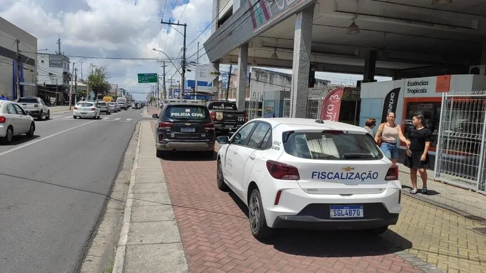 Polícia Civil e Sefaz apreendem 96 celulares em Feira de Santana. 