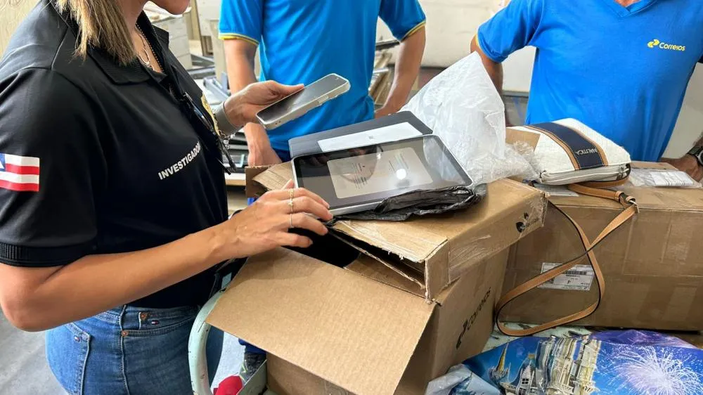 Operação apreende celulares furtados em Feira de Santana