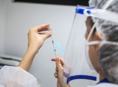 Sesab garante aplicação da 2ª dose da vacina contra Covid-19 aos 'fura-fila'