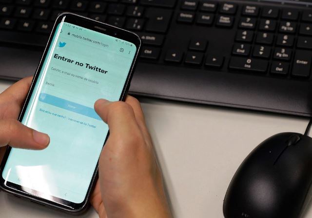 Bolsonaro edita MP que limita remoção de conteúdos nas redes sociais