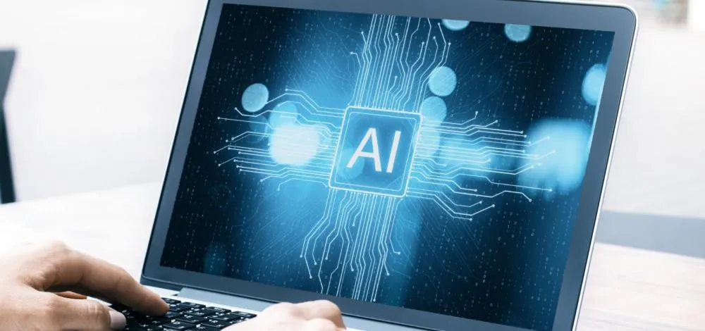 Mulher denuncia inteligência artificial por gerar foto sua sem roupa