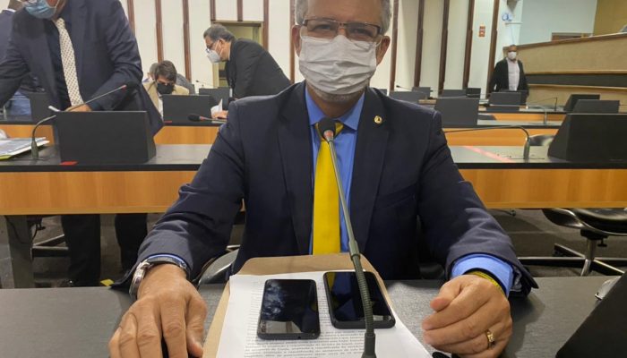 Governo da Bahia não tem comprometimento com o aeroporto de Feira de Santana”, critica deputado Carlos Geilson