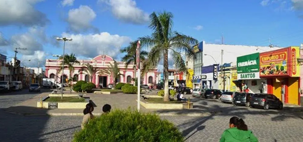 Homem é esfaqueado durante festejos no centro de São Gonçalo dos Campos