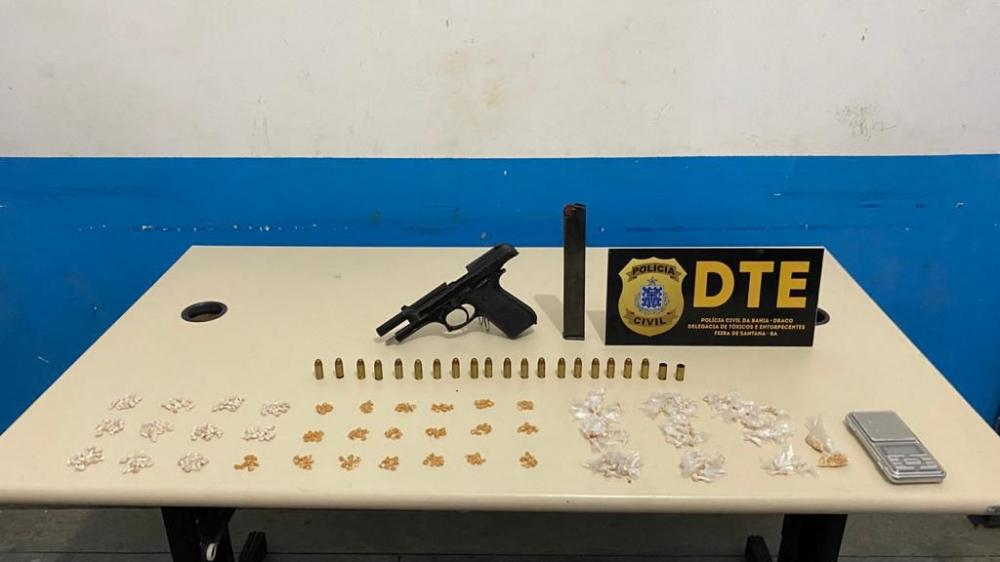 Traficantes presos em flagrante com droga e carro roubado no São João