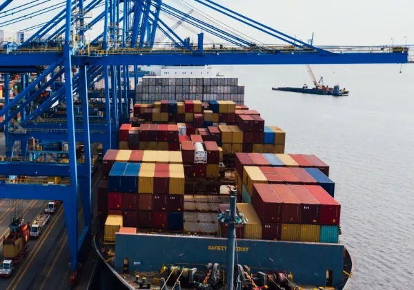 Balança comercial registra superávit de US$ 4,3 bi e tem segundo melhor janeiro da história