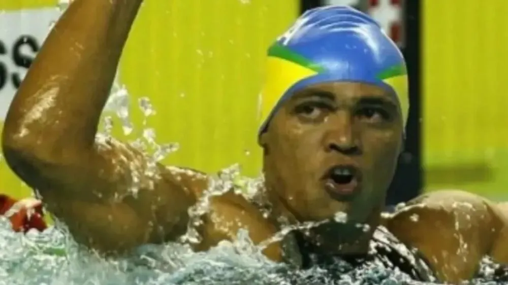 Morre o icônico ex-nadador paralímpico Adriano Gomes de Lima