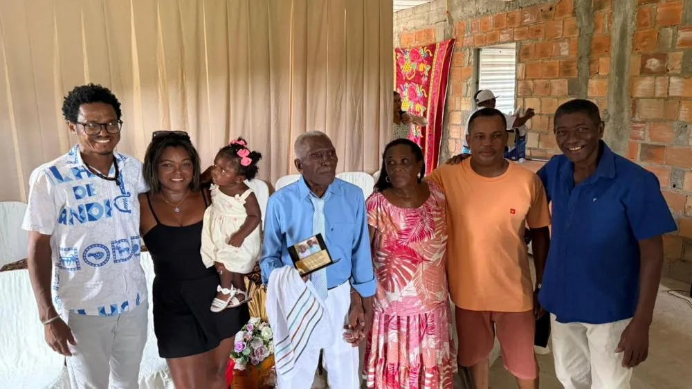 Comunidade quilombola de Tócos celebra trajetória de Mestre Satú e Mestra Tonha em rito público de salvaguarda