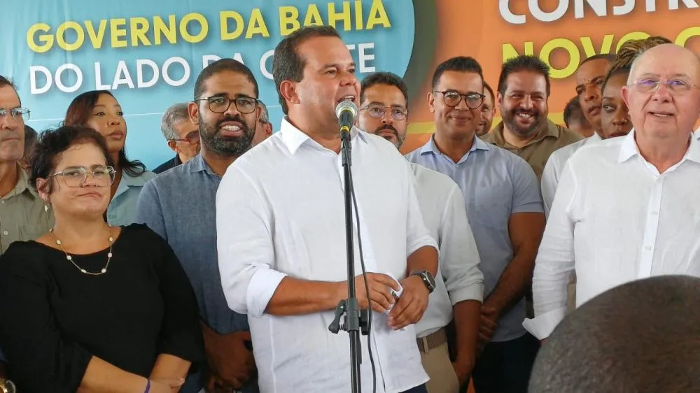 Governador em exercício destaca união política e retomada de obras em Feira de Santana